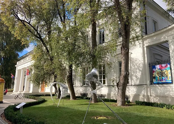 Elegant Apartment - City Center, Near Old Town